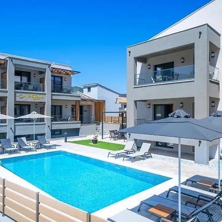 Perla Apartmanhotel 3*