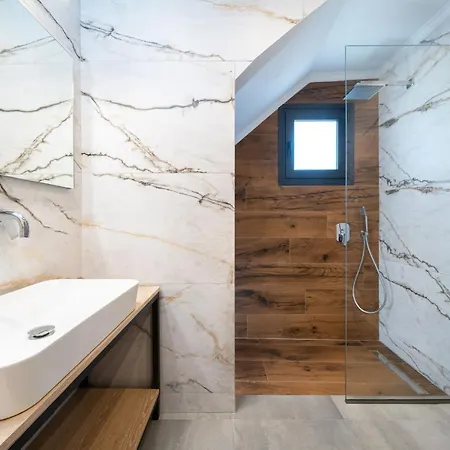 Perla 3* クリッシ・アモウディア